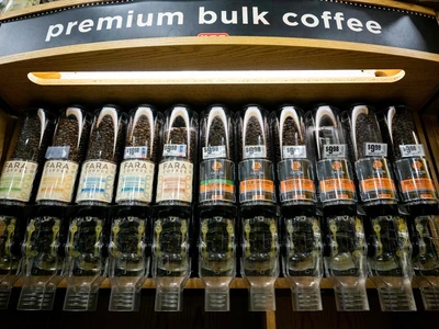 관세 폭탄에 미국서 커피 소매가격 '앗 뜨거워'