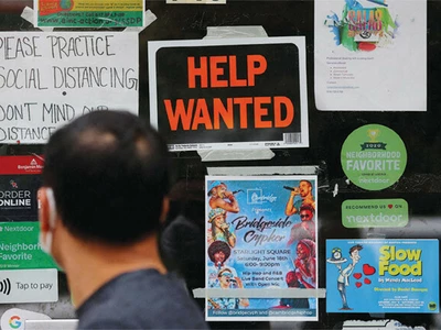 ‘관세 부메랑’… 비용·불확실성 증가에 채용 중단