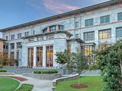 커크 관련 글 올린 에모리 의대 교수 해고