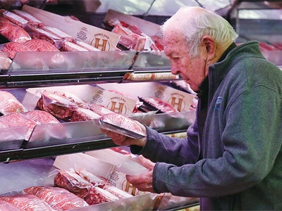 고삐 풀린 소고기 가격… 소비자·식당들 ‘멘붕’