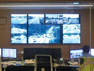 신호등 고장...같은 상황 다른 대응 '눈길'