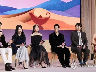 '김은숙 신작' 김우빈 "빛나는 대사 많아…감독 하차 아쉬워"