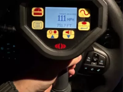 고속도서 111마일로 질주한 15세 운전자