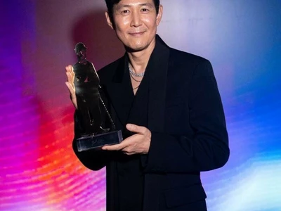 이정재, 한국인 최초로 영화 공로상 '찰리 채플린 어워드' 받아