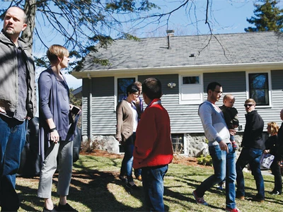 기존주택 판매 감소, 판매가는 상승