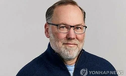 로키산맥 여행 도중 놓친 노벨상 수상 통보…"축하 문자 200건"