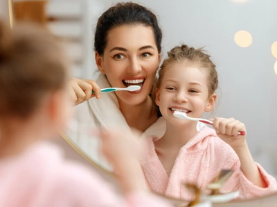 양치질, 아침식사 전 vs 후 언제가 좋나?… 전문가 조언