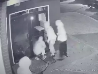 둘루스 유명 식당 복면 떼강도 피해