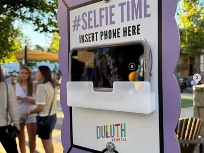 둘루스 ‘셀피 거치대’ 도시 홍보에 ‘최고’