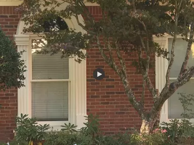 집 수리비 달라고 하자 "영주권 보여달라"