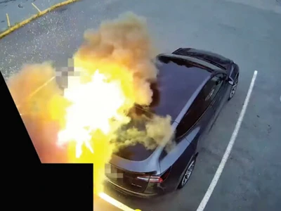 비공식 어댑터 사용하다간 ‘위험’… 테슬라 충전하다 폭발사고 ‘깜짝’