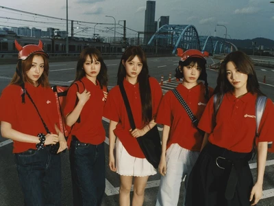 르세라핌 "먹다 보면 손이 가듯, 점점 빠져드는 노래"