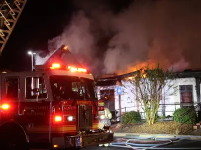 슈가힐 상가 화재...건물 전소