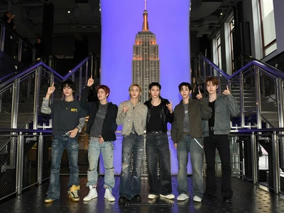 오렌지빛으로 물든 엠파이어 스테이트…라이즈 "꿈이 떠올라"