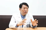 골다공증 예방용 칼슘·비타민, 과하면 결석 생겨… 적정 복용량은?
