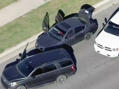 이민단속 요원 또 주민에 총격