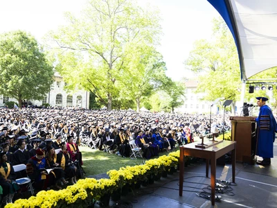 에모리대 졸업식, 둘루스 개스사우스 아레나로 변경