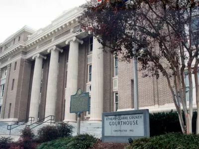 빈대 때문에 문 닫은 애슨스 시법원