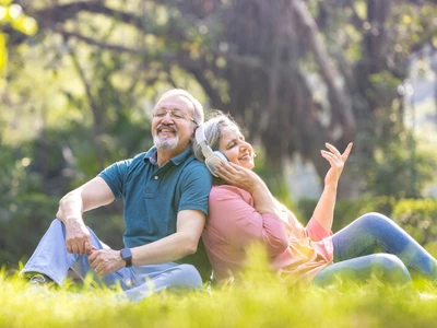 “정기적인 음악 감상… 치매 위험 감소와 관련”