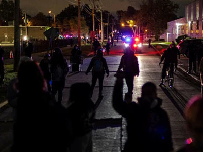 시카고서 10대 집단난동 중 총격…트럼프 “대규모 폭동”