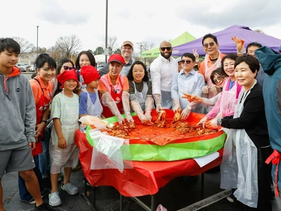 "김장 체험 너무 재밌어요"...김치 페스티벌 성황