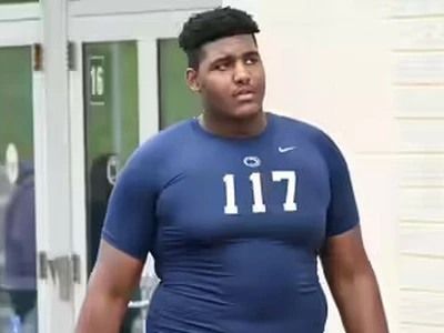 조지아대 풋볼선수 중범 혐의 체포돼