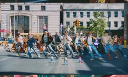 세븐틴, 스머프와 협업한 '음악의 신' 뮤직비디오 공개