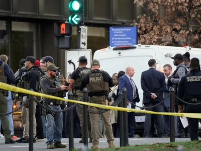 백악관 코앞서 군인 2명 총격 중태…추수감사절 전날 충격