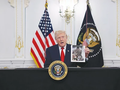 ‘반이민’고삐…“모든 외국인 망명 신청 중단”