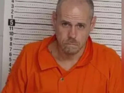 병원 치료 중이던 수감자 무장 도주