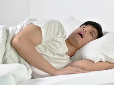“드르렁~컥!”… 수면무호흡증 방치 땐 뇌졸중·치매 위험 2배