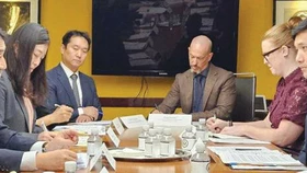 주한미대사관 비자전담데스크 출범, 비자에 ‘각주’ 달아 이민국 단속 방지