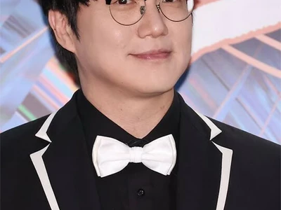 "원만한 마무리 원해” 성시경, 10년 의리 배신한 전 매니저 ‘선처’