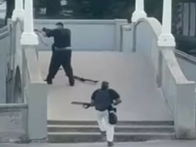 시드니 유명 해변서 총기난사로 11명 사망…용의자 1명 사살