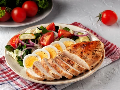 단백질 섭취는 양이 아닌 질… 근감소 늦추는 식사의 과학