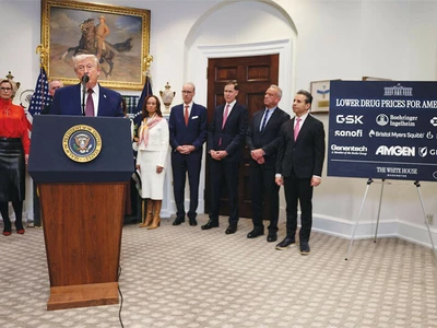 트럼프, 글로벌 제약사 약값 인하 발표