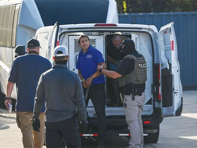 ICE 단속 전략 전환… ‘현장 체포’ 급증