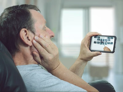 원격 치과진료에 '아메리카 퍼스트' 번호판도