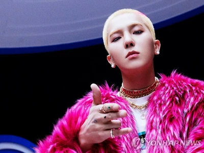 사회복무요원 '근태 논란' 위너 송민호 재판행