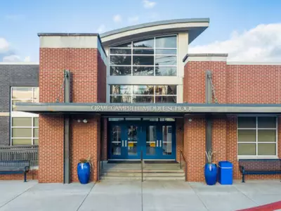 총격위협 알렸더니 퇴학…법원 “부당하다”