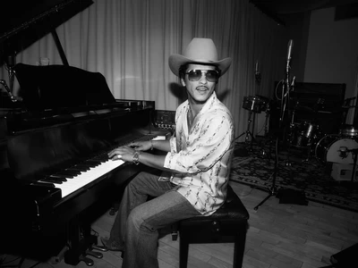 팝스타 브루노 마스, 10년만 정규앨범 발매…'더 로맨틱'