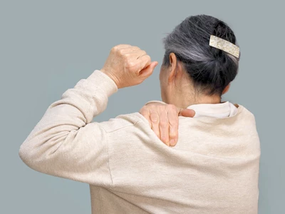 목·어깨·팔이 갑자기 찌릿하다면?… ‘근막동통증후군’ 일수도