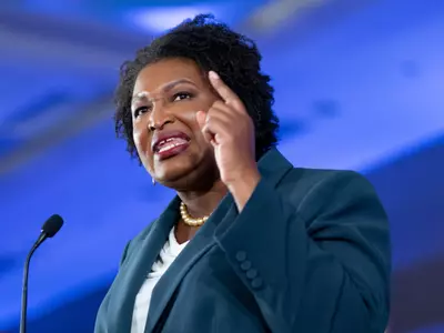 에이브럼스, 주지사 불출마 선언