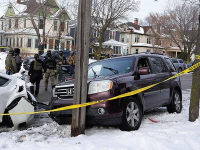 이민단속국 총격 여성 사망에 시위 확산…충돌·긴장 고조