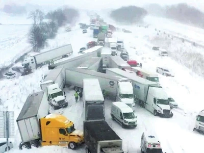 미시간주 눈폭풍에 고속도로 100중 추돌사고