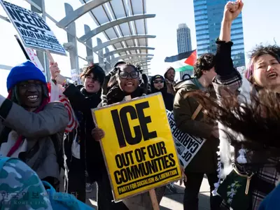 애틀랜타 고등학생도 ‘ICE 아웃’ 외쳤다
