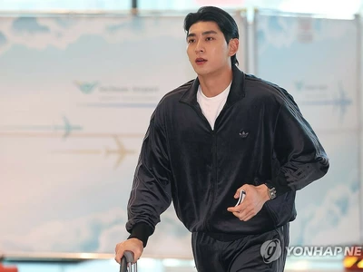 이정후, LA공항서 서류 문제로 일시 구금됐다가 풀려나