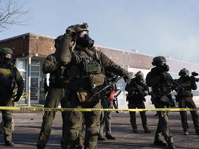 민주당, 시민 총격 이민당국 예산안 통과 거부