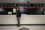 이민신청 계류 중에도 ‘추방재판’