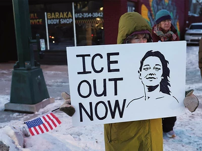 “ICE, 무차별 이민단속 중단”